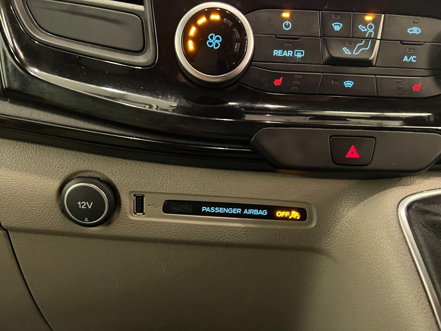 Used Ford Tourneo Custom 2018 for sale - 75775950: Photo 17