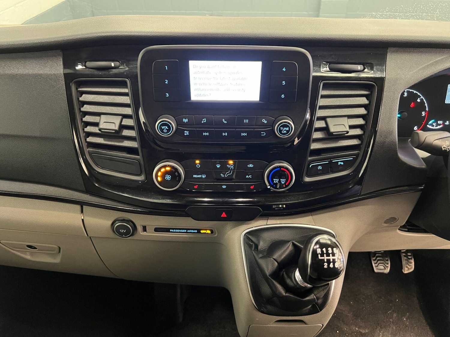 Used Ford Tourneo Custom 2018 for sale - 75775950: Photo 26