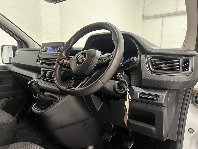 Used Renault Trafic 2023 for sale - 77465232: Photo 11
