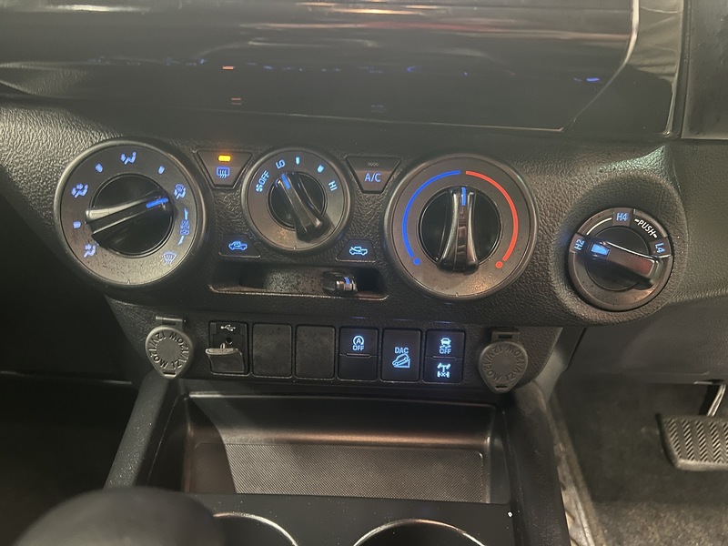 Used Toyota Hilux 2023 for sale - 77475621: Photo 10