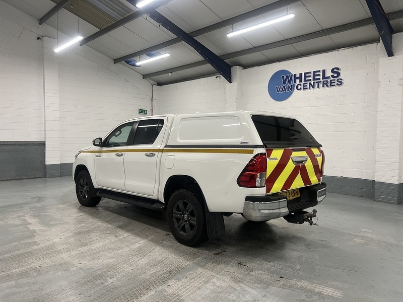 Used Toyota Hilux 2023 for sale - 77475621: Photo 2