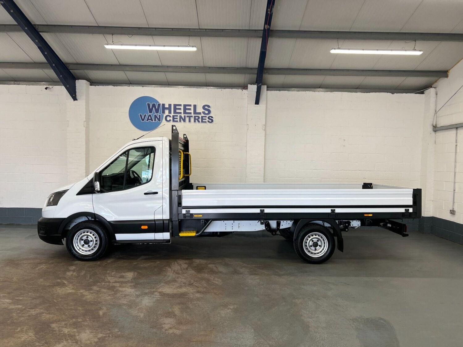 Used Ford Transit 2024 for sale - 76289850: Photo 2