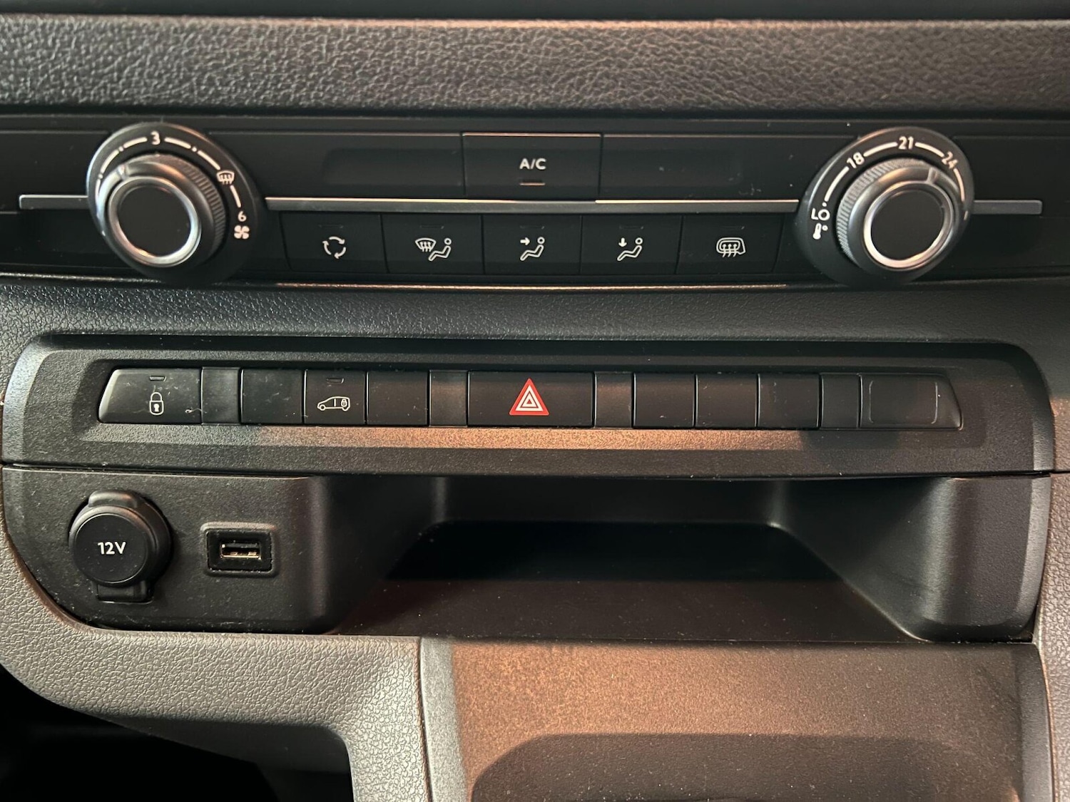 Used Vauxhall Vivaro 2023 for sale - 76328128: Photo 9