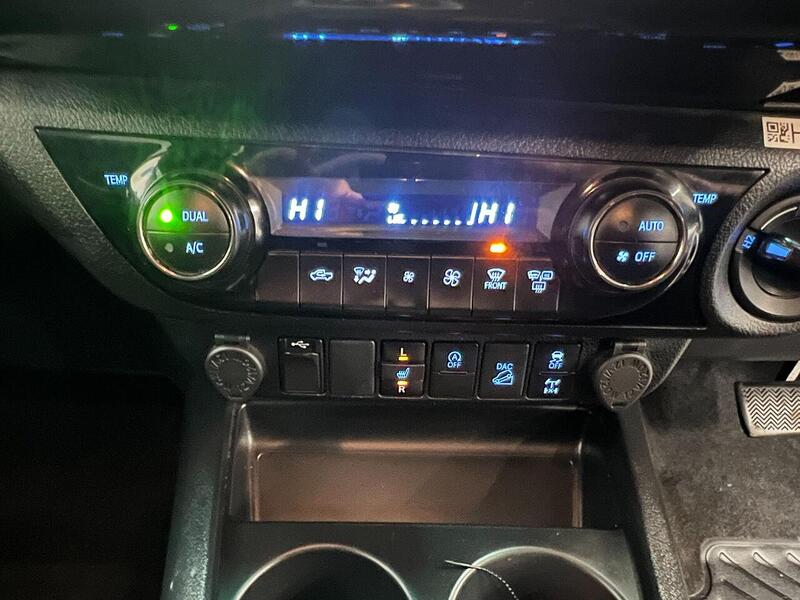 Used Toyota Hilux 2022 for sale - 76904393: Photo 40