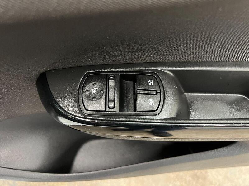 Used Vauxhall Corsa 2018 for sale - 76904231: Photo 12