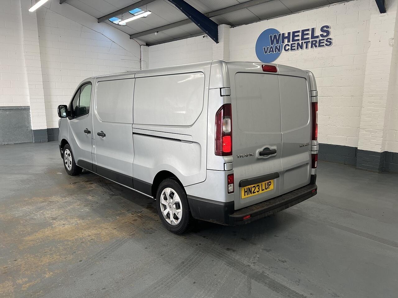 Used Renault Trafic 2023 for sale - 76874790: Photo 2