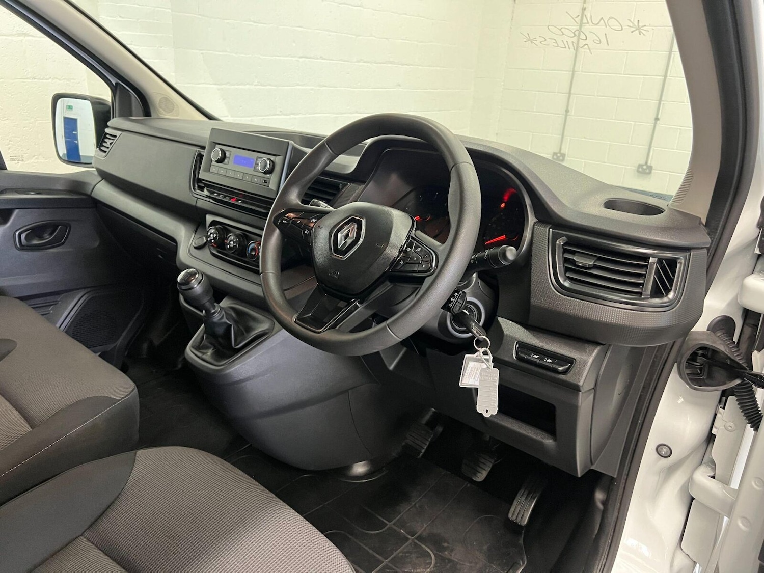 Used Renault Trafic 2022 for sale - 76868231: Photo 15