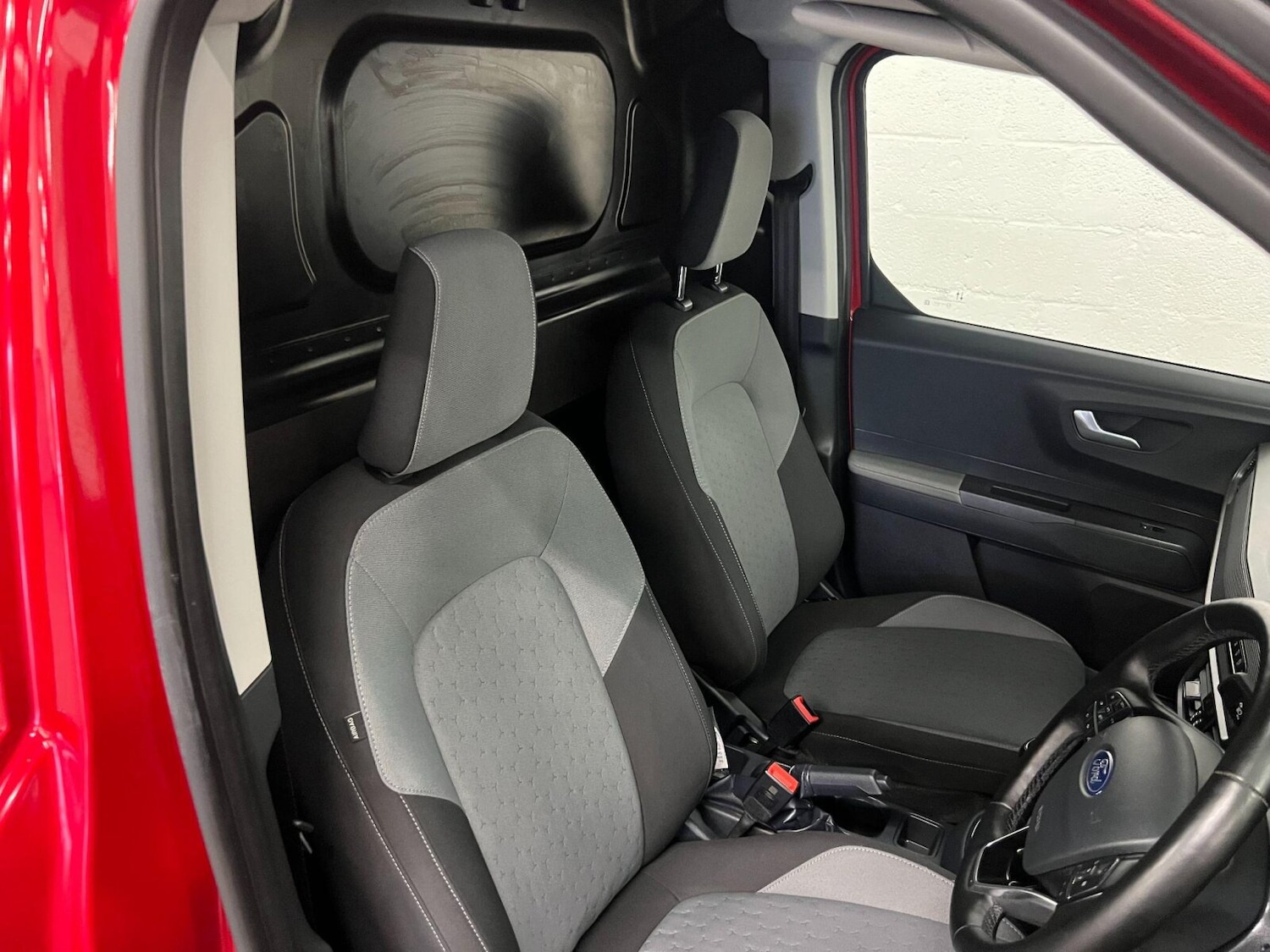 Used Ford Transit Courier 2024 for sale - 76172309: Photo 10