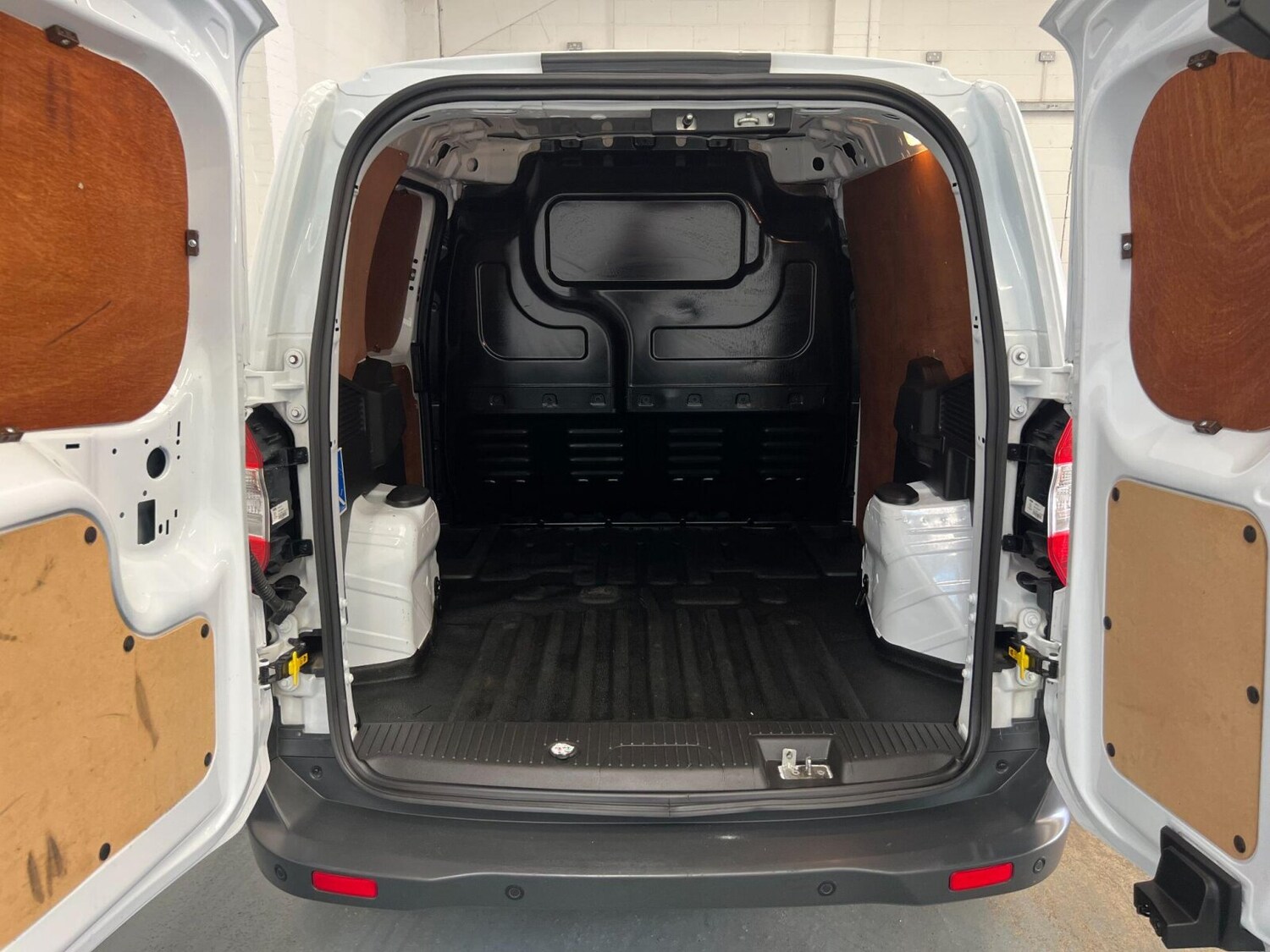 Used Ford Transit Courier 2021 for sale - 75852580: Photo 28