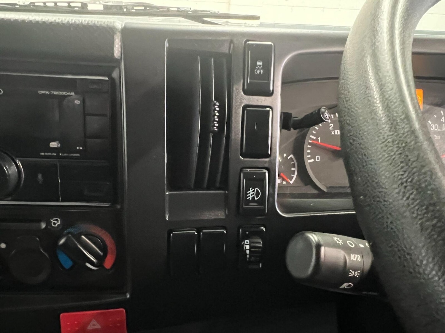 Used Isuzu Grafter 2022 for sale - 76249887: Photo 10