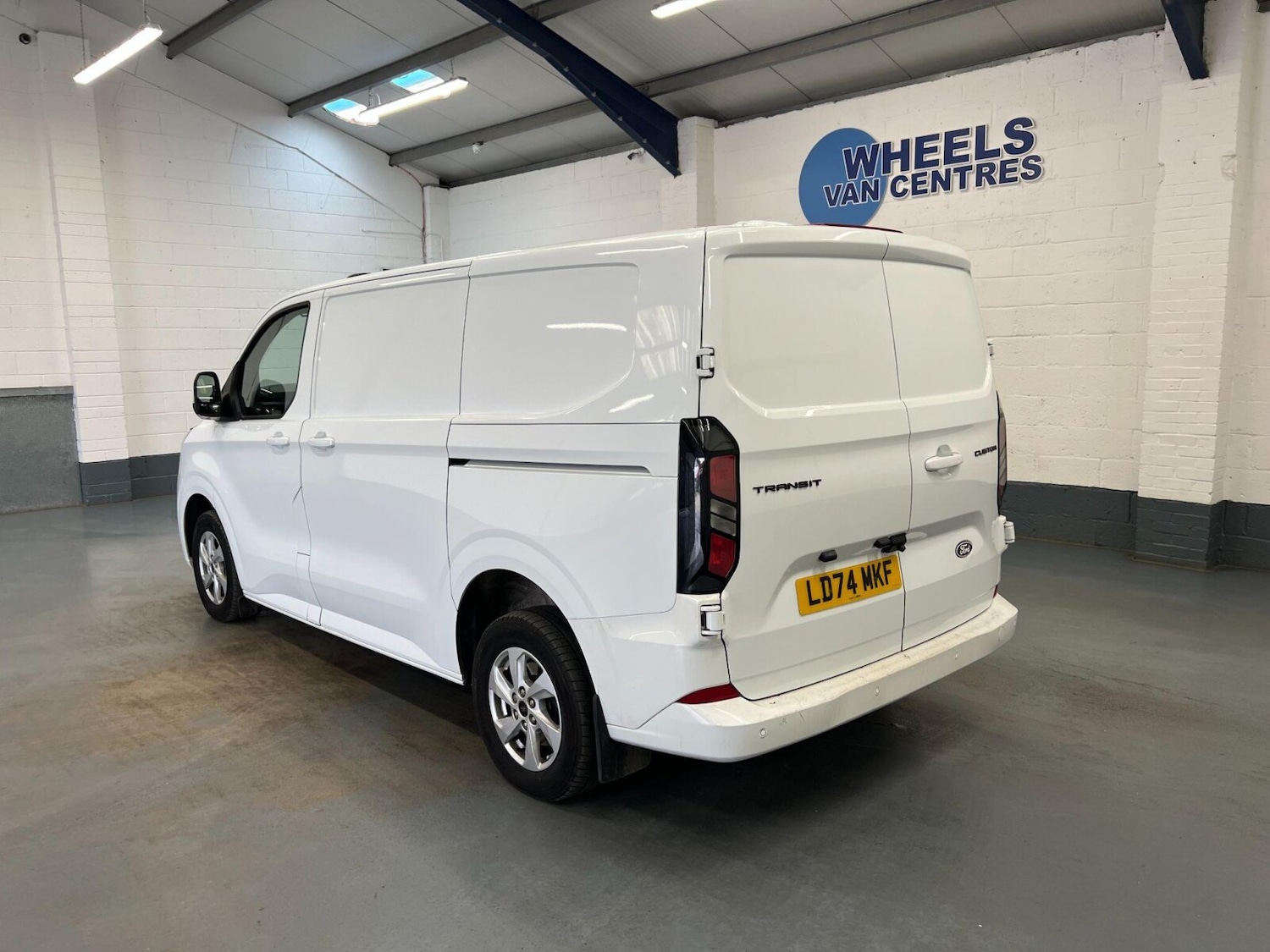Used Ford Transit Custom 2024 for sale - 76155002: Photo 2