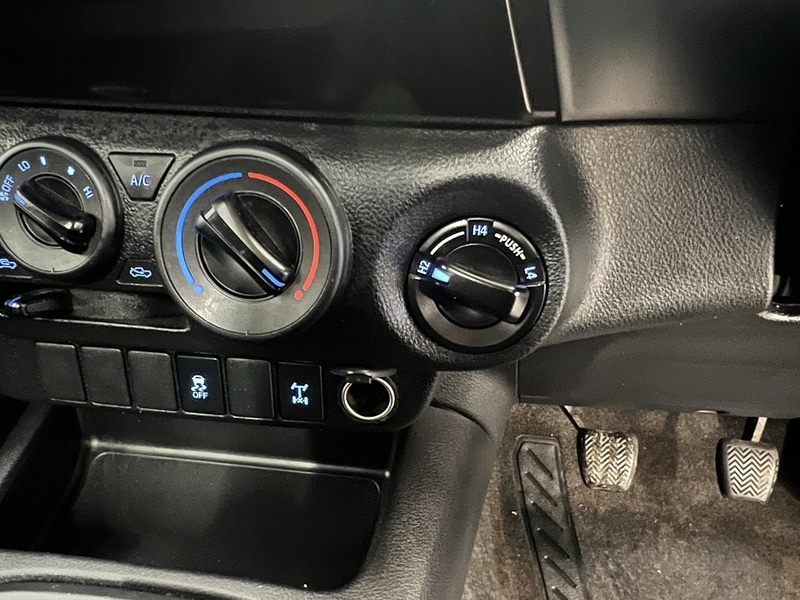 Used Toyota Hilux 2019 for sale - 76904209: Photo 23