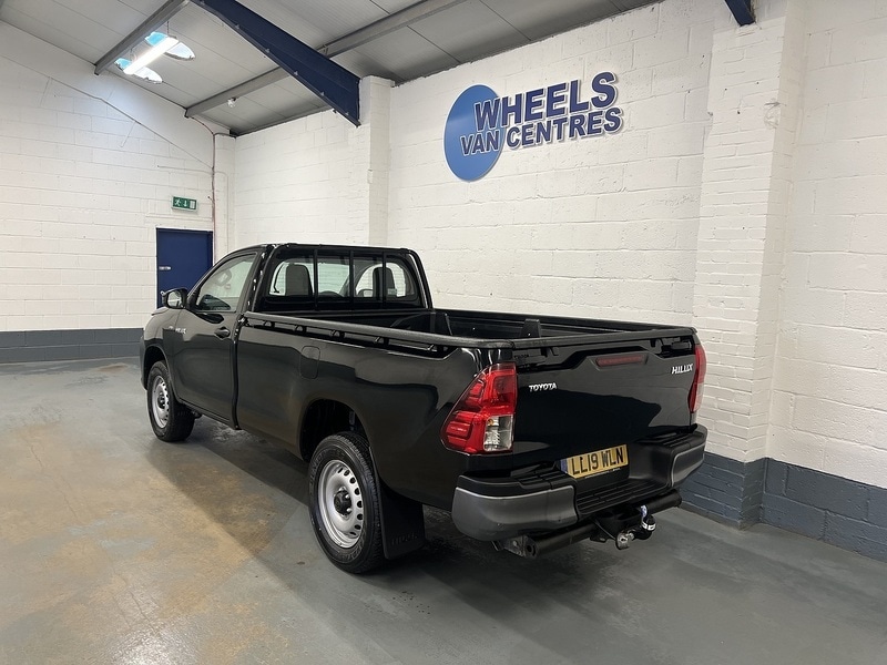 Used Toyota Hilux 2019 for sale - 76904209: Photo 3