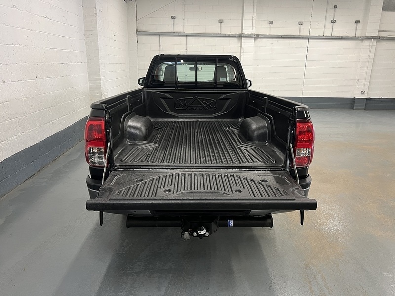 Used Toyota Hilux 2019 for sale - 76904209: Photo 31