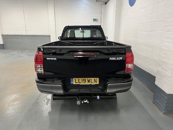 Used Toyota Hilux 2019 for sale - 76904209: Photo