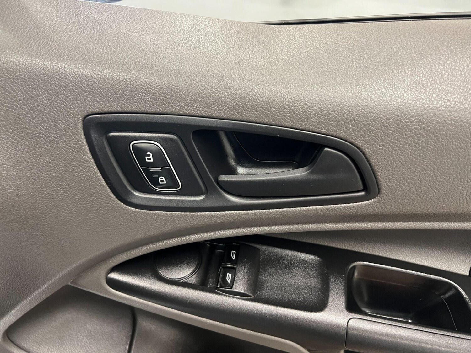 Used Ford Transit Connect 2020 for sale - 75675213: Photo 11