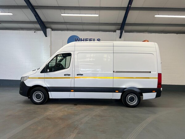 Used Mercedes-Benz Sprinter 2021 for sale - 75404303: Photo 2