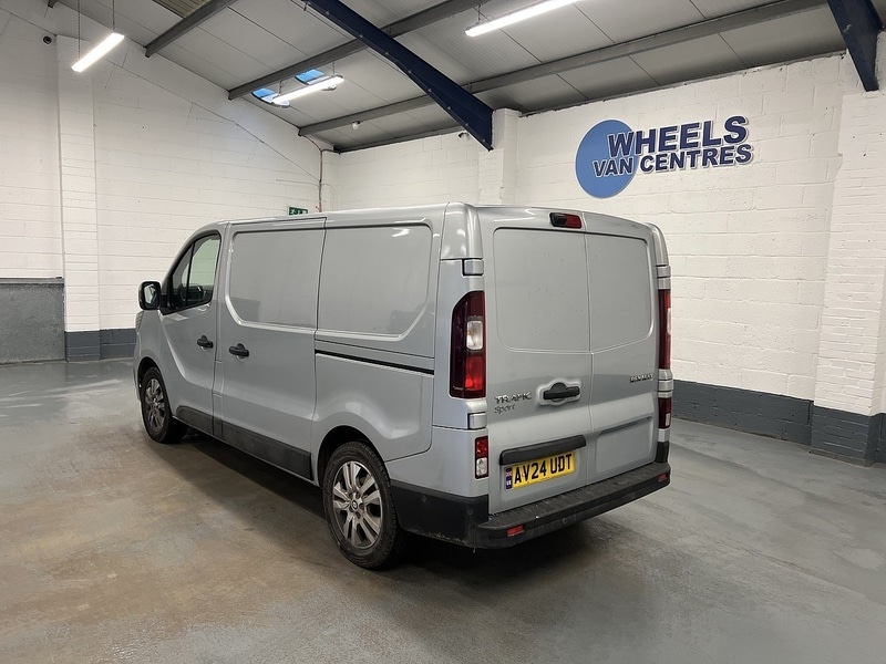 Used Renault Trafic 2024 for sale - 76982523: Photo 2