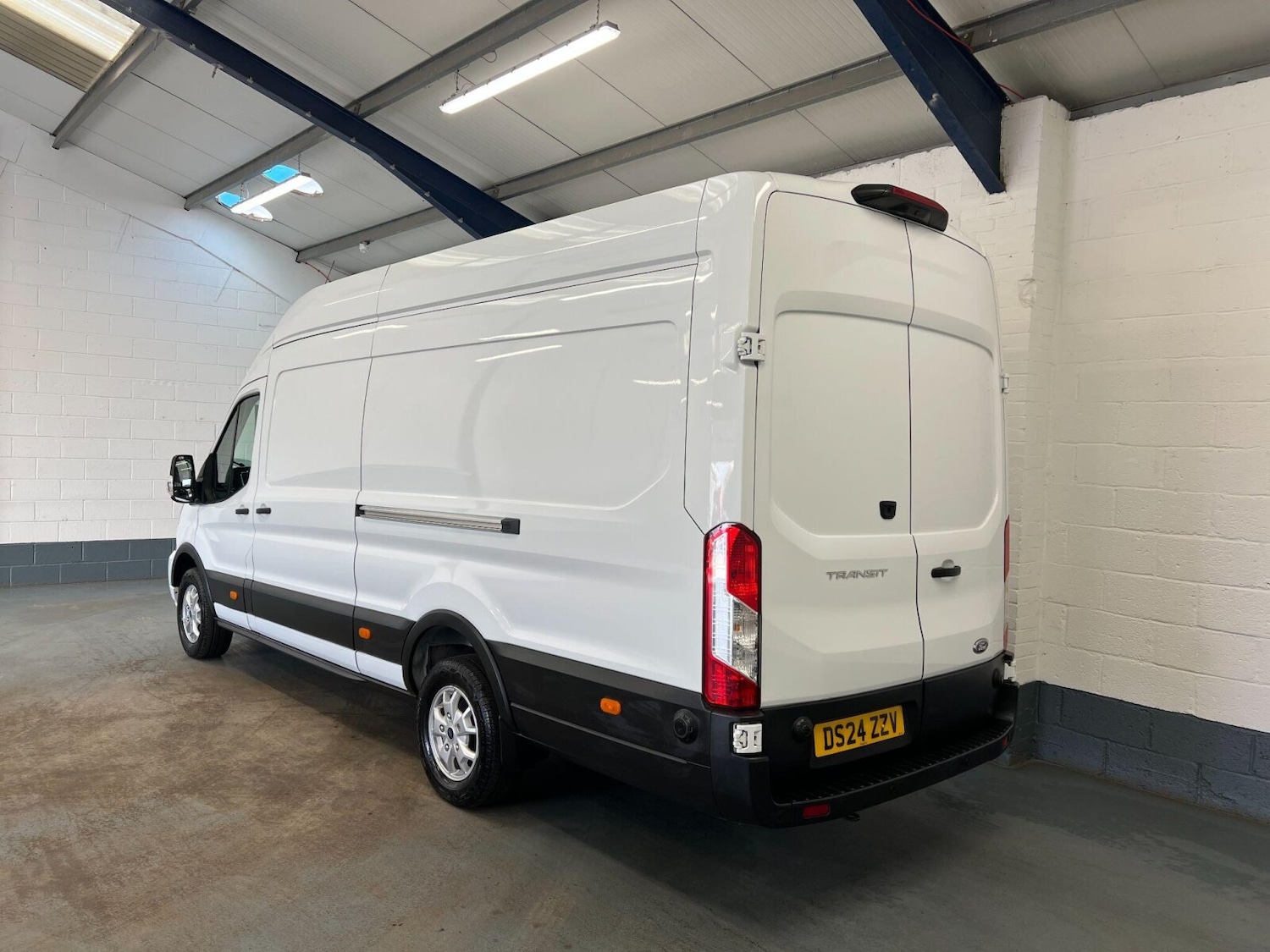 Used Ford Transit 2024 for sale - 76704356: Photo 5