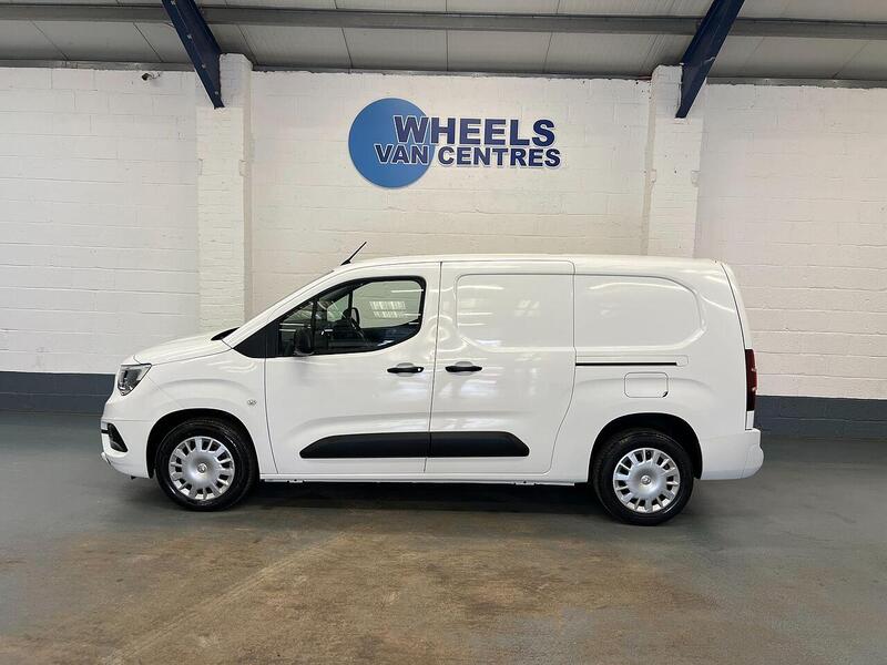 Used Vauxhall Combo 2020 for sale - 76904269: Photo 2