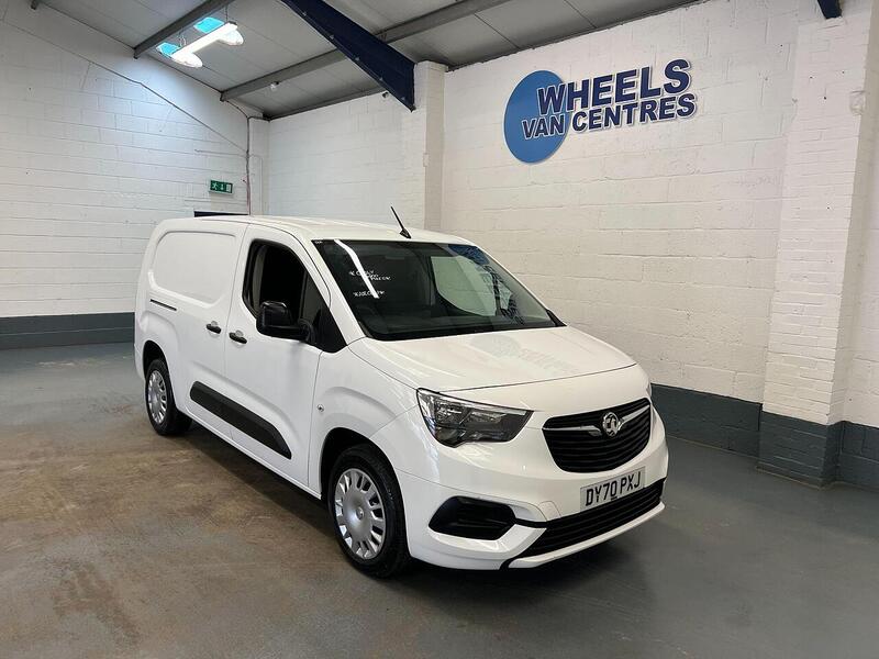 Used Vauxhall Combo 2020 for sale - 76904269: Photo 3