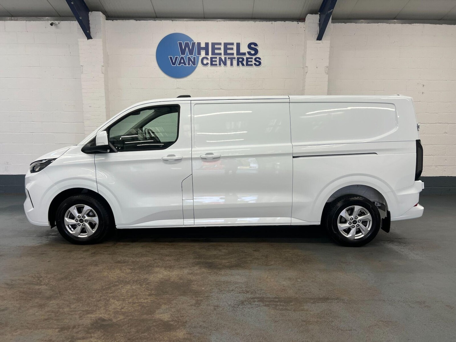 Used Ford Transit Custom 2024 for sale - 76124801: Photo 2