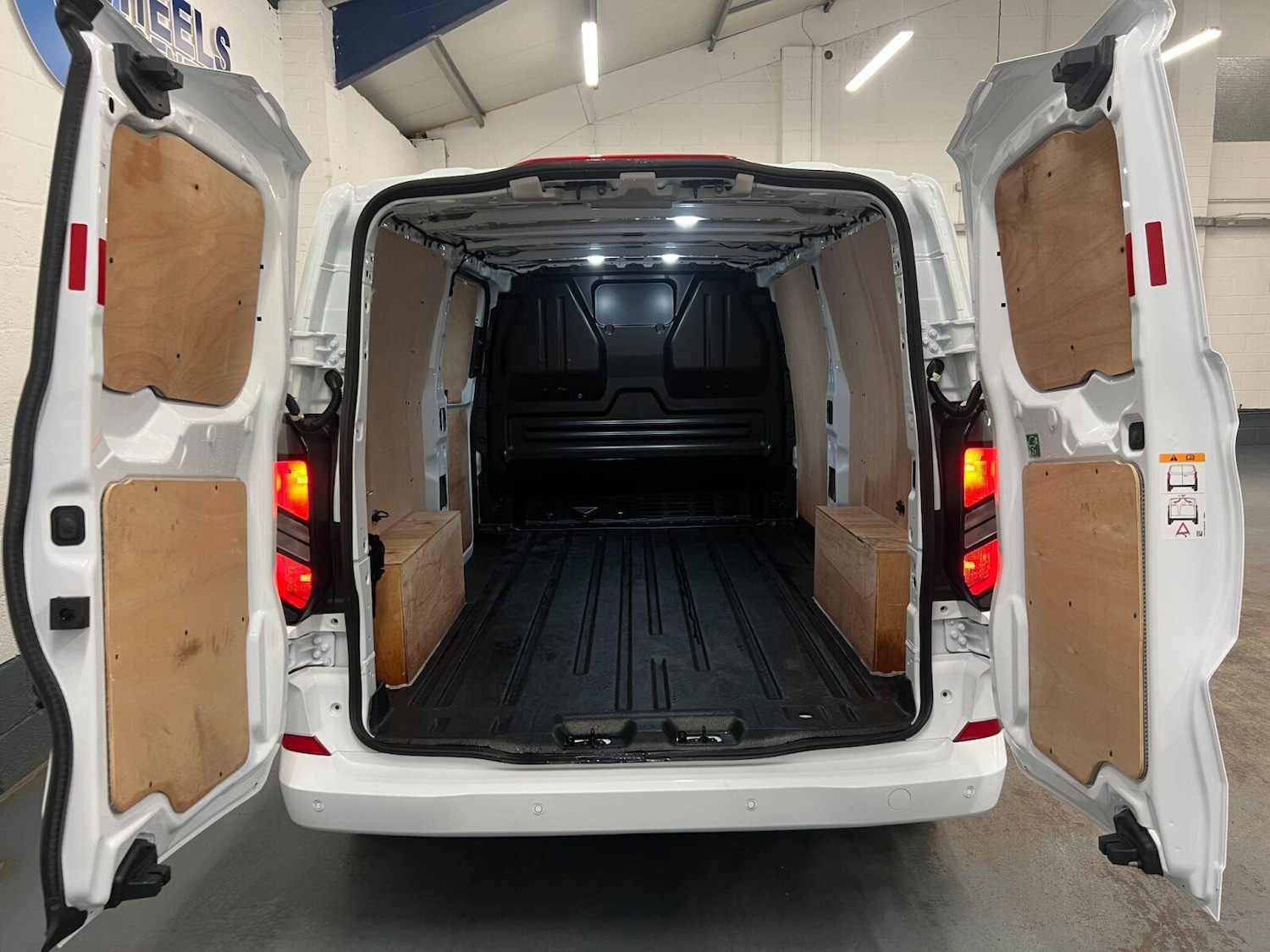 Used Ford Transit Custom 2024 for sale - 76124801: Photo 36