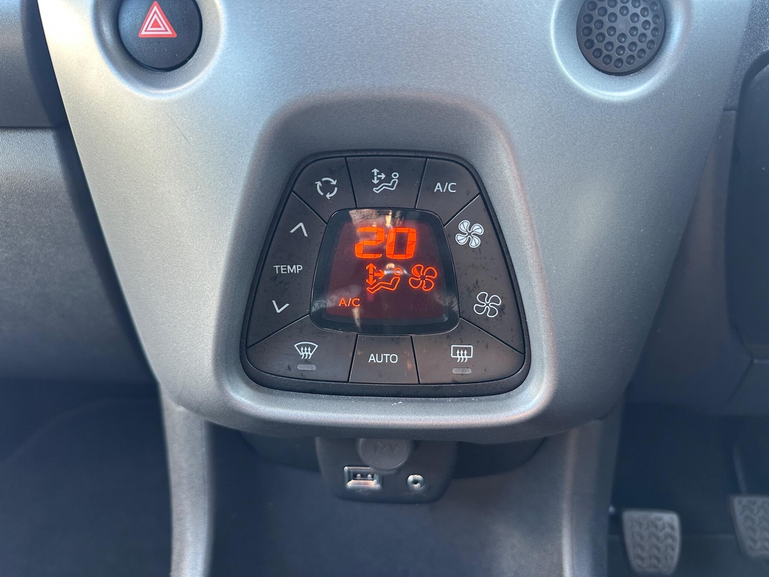 Used Toyota AYGO 2018 for sale - 77925847: Photo 15