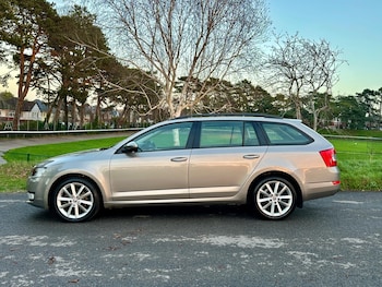 Used Skoda Octavia 2015 for sale - 76899550: Photo