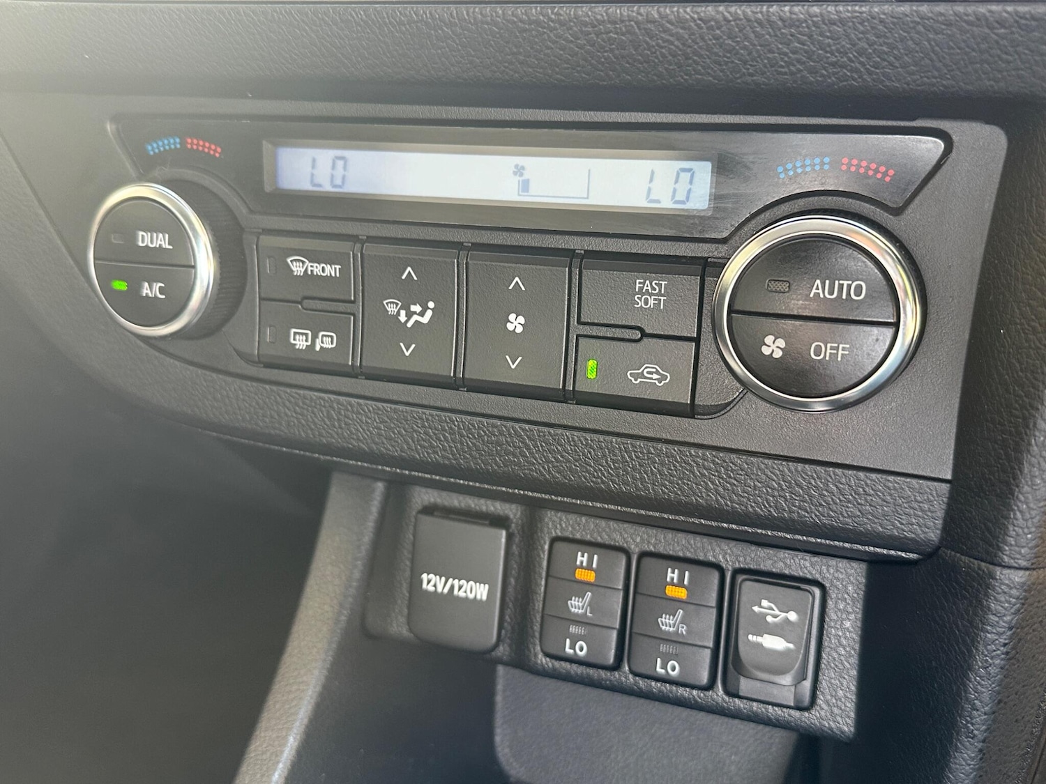 Used Toyota Auris 2014 for sale - 77683364: Photo 18