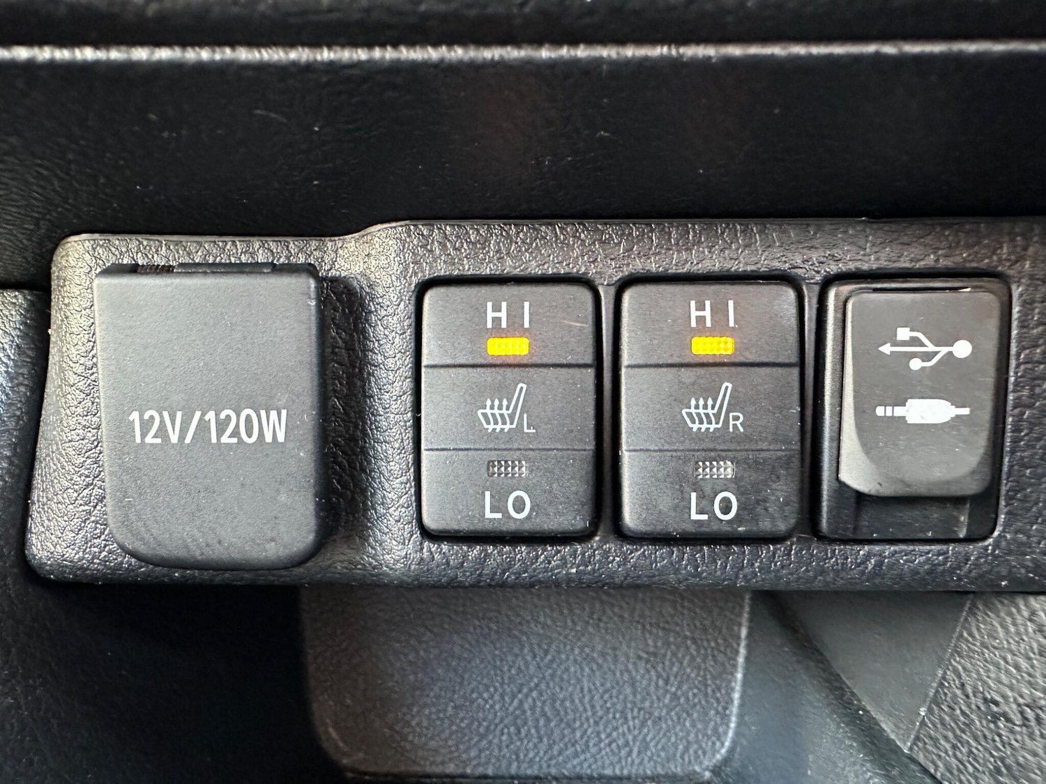 Used Toyota Auris 2014 for sale - 77683364: Photo 19