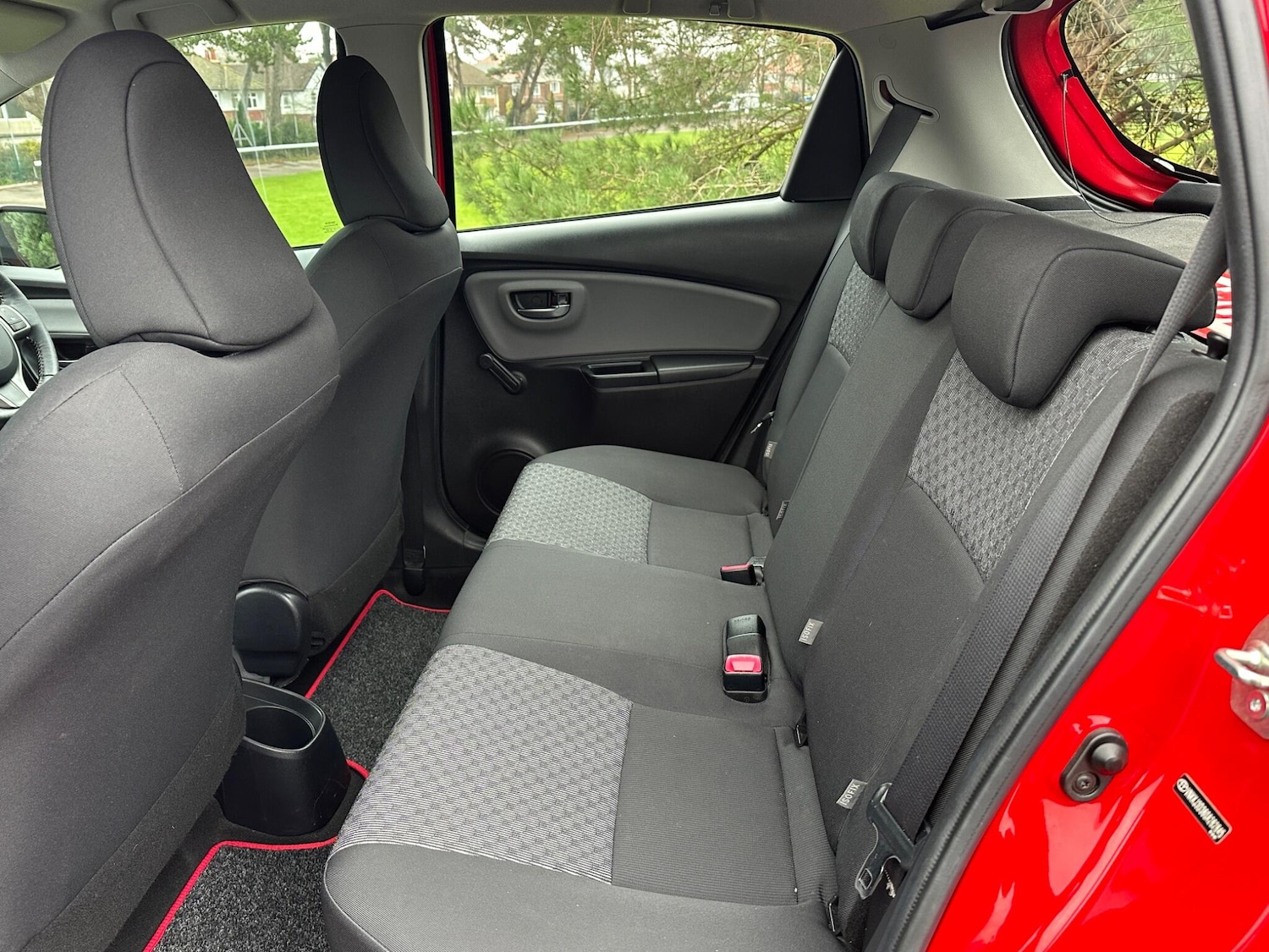 Used Toyota Yaris for sale - 77330564: Photo 11