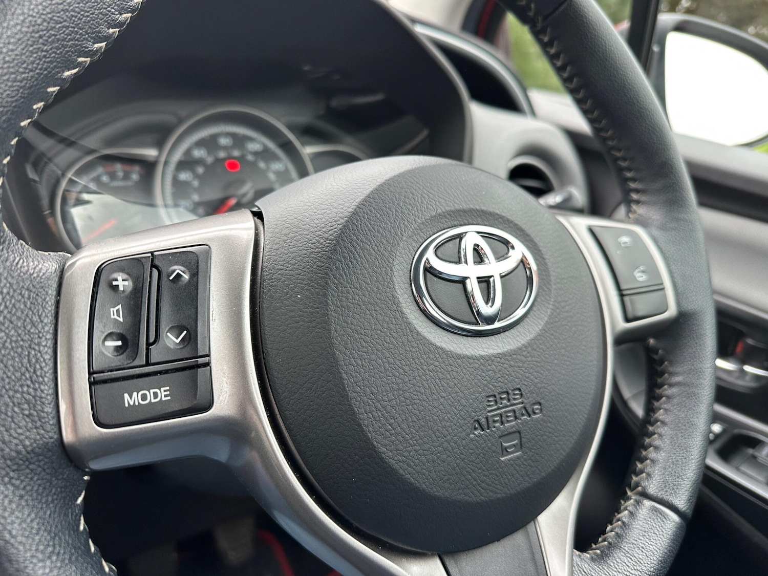 Used Toyota Yaris for sale - 77330564: Photo 16