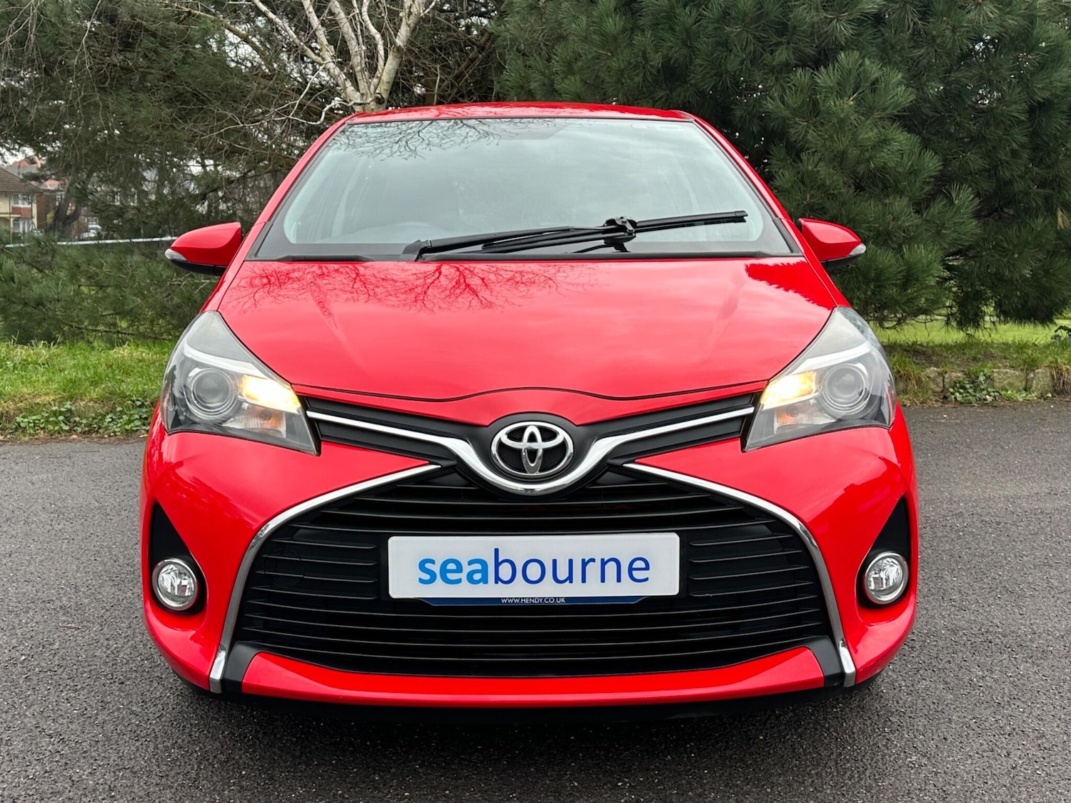 Used Toyota Yaris for sale - 77330564: Photo 2