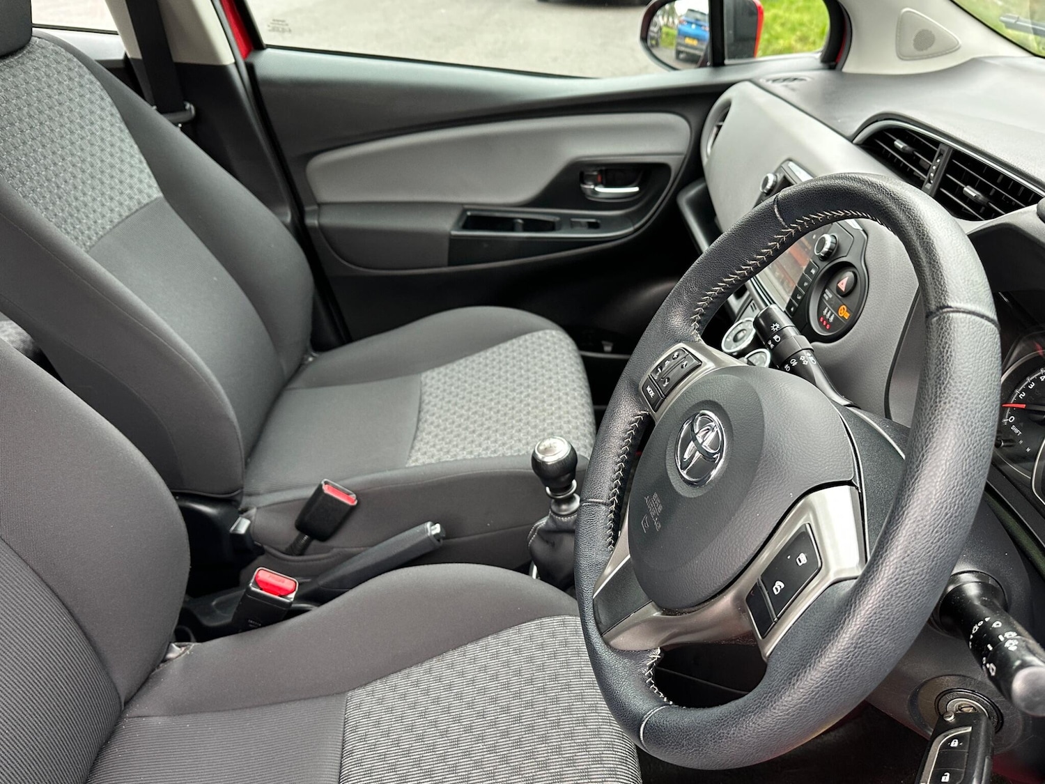 Used Toyota Yaris for sale - 77330564: Photo 8