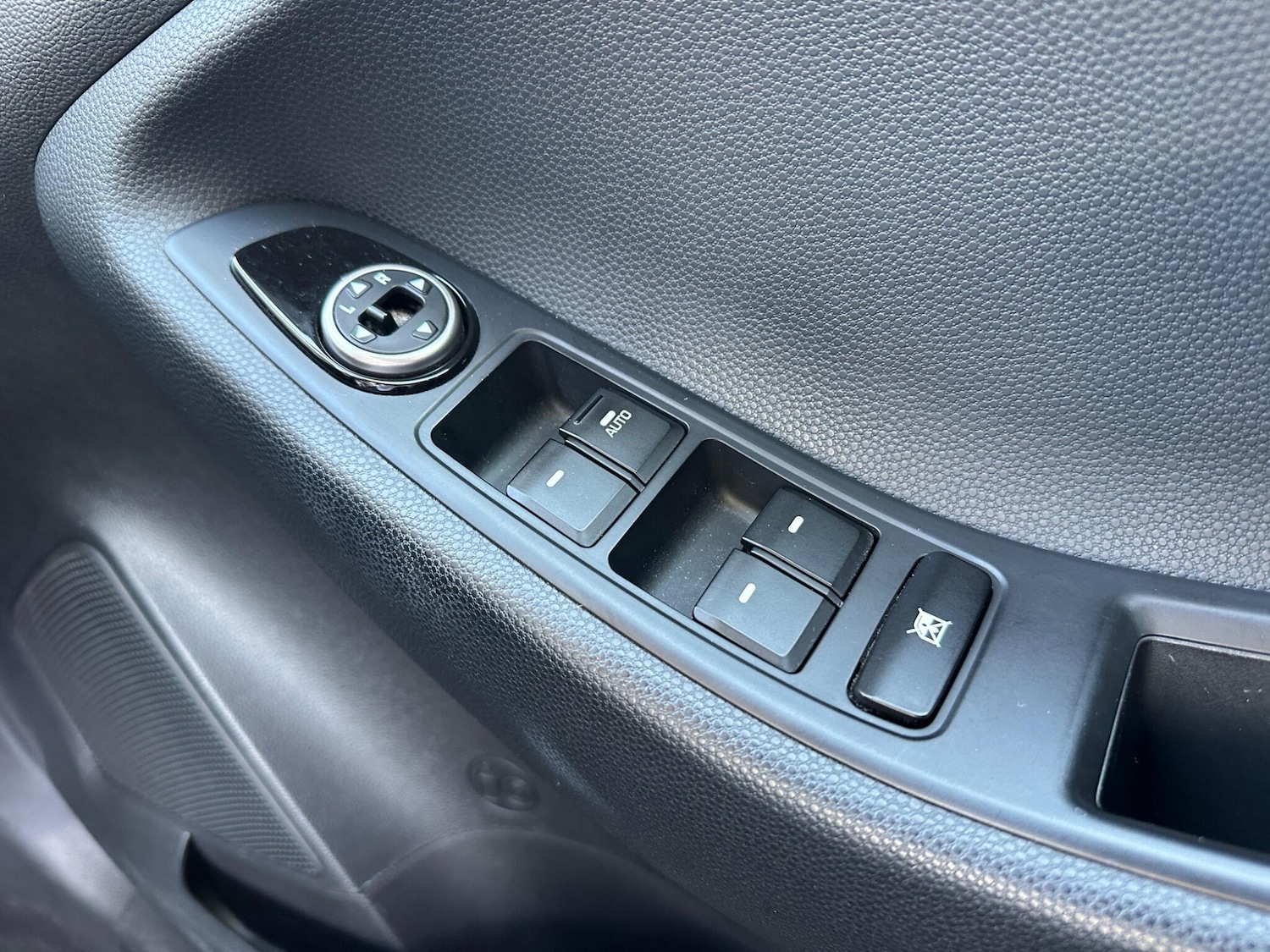 Used Hyundai i20 2016 for sale - 77737477: Photo 25