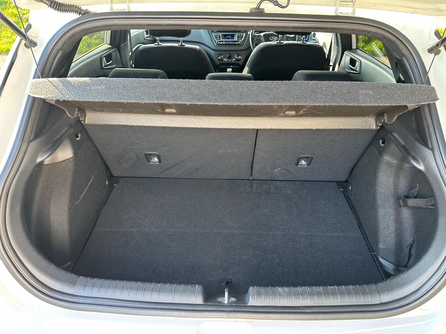 Used Hyundai i20 2016 for sale - 77737477: Photo 30