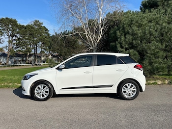 Used Hyundai i20 2016 for sale - 77737477: Photo