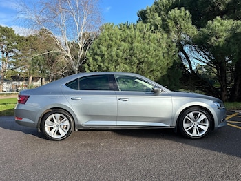 Used Skoda Superb 2017 for sale - 77455893: Photo