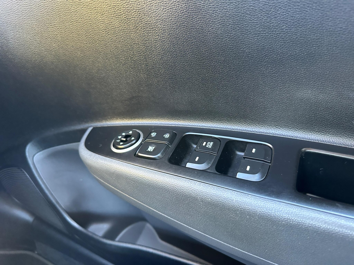 Used Hyundai i10 2018 for sale - 77970281: Photo 18