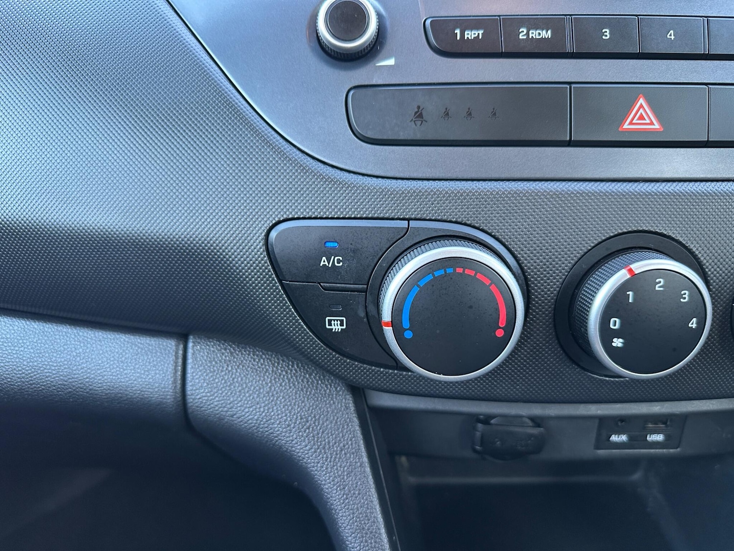 Used Hyundai i10 2018 for sale - 77970281: Photo 19