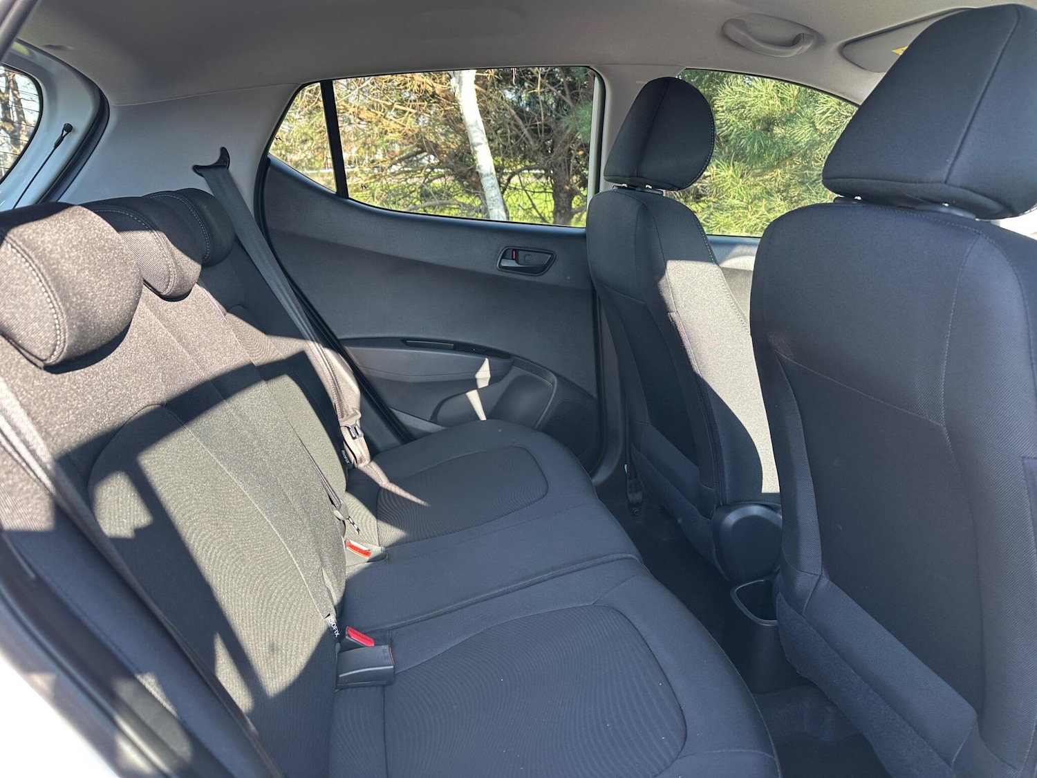 Used Hyundai i10 2018 for sale - 77970281: Photo 20