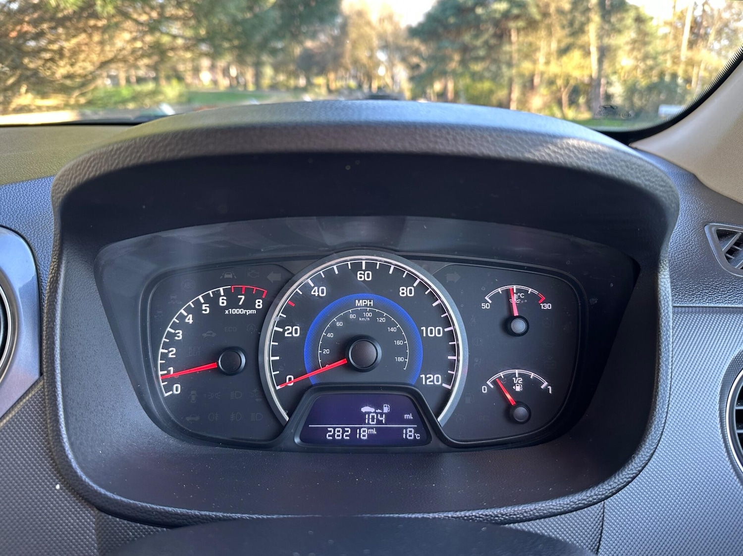 Used Hyundai i10 2018 for sale - 77970281: Photo 22