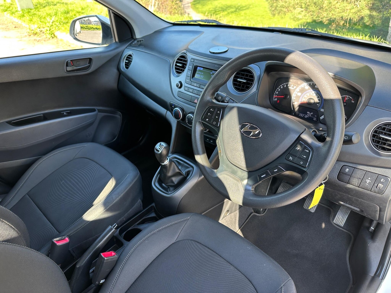 Used Hyundai i10 2018 for sale - 77970281: Photo 6