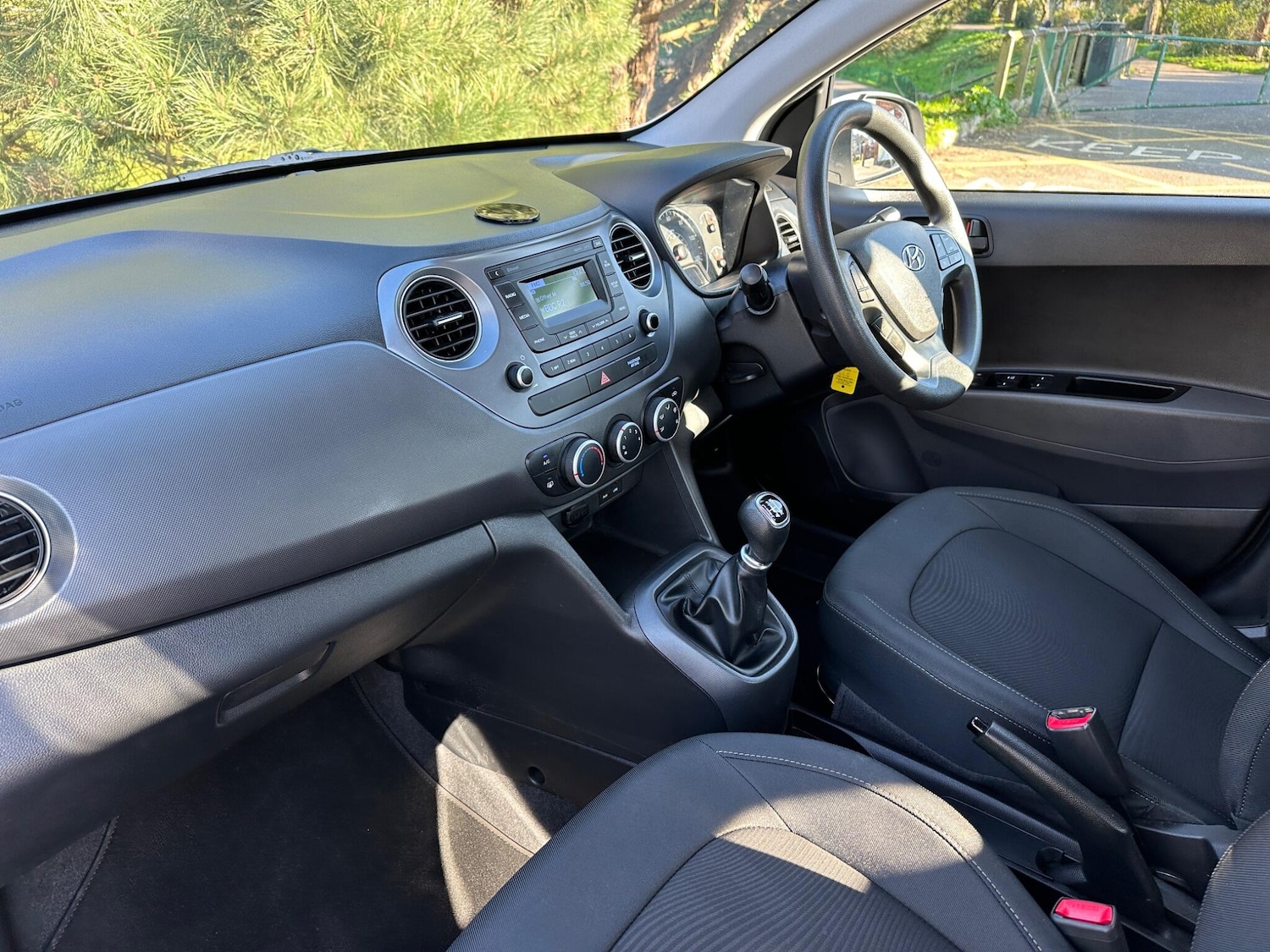 Used Hyundai i10 2018 for sale - 77970281: Photo 7