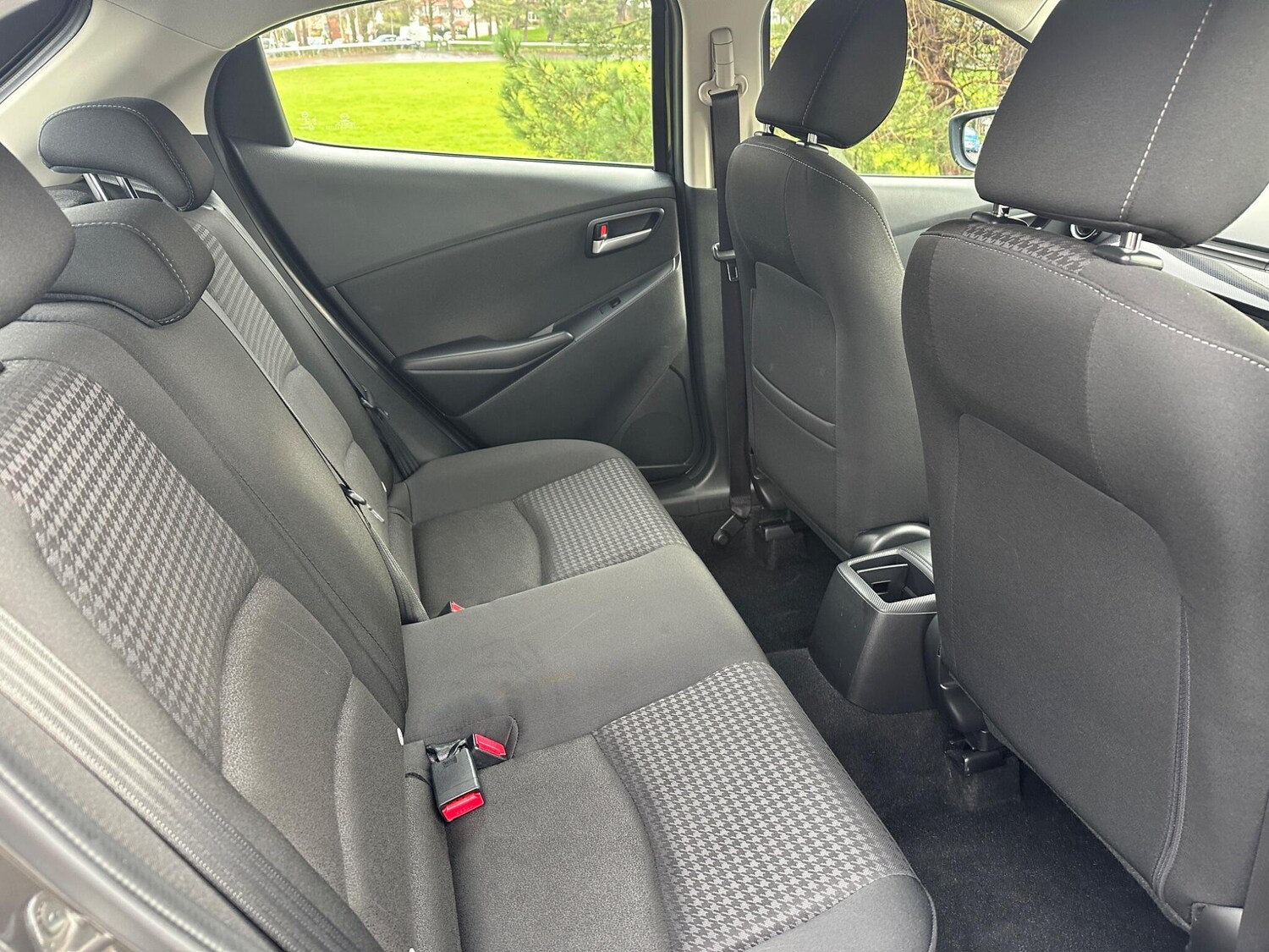 Used Mazda Mazda2 for sale - 77511429: Photo 12