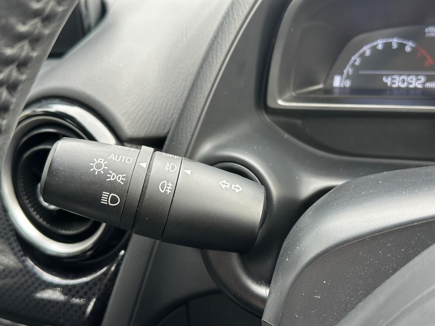 Used Mazda Mazda2 for sale - 77511429: Photo 23