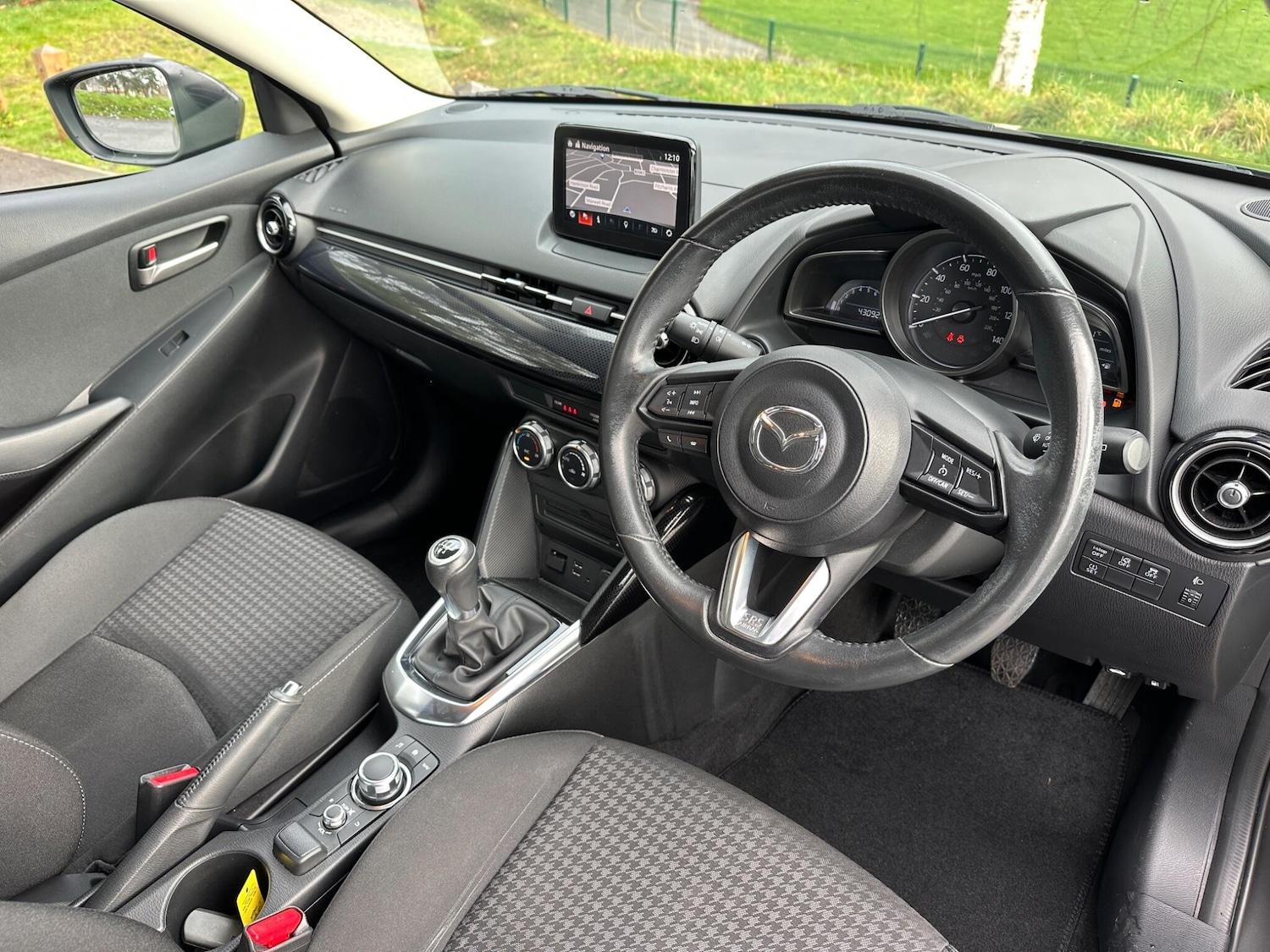 Used Mazda Mazda2 for sale - 77511429: Photo 8