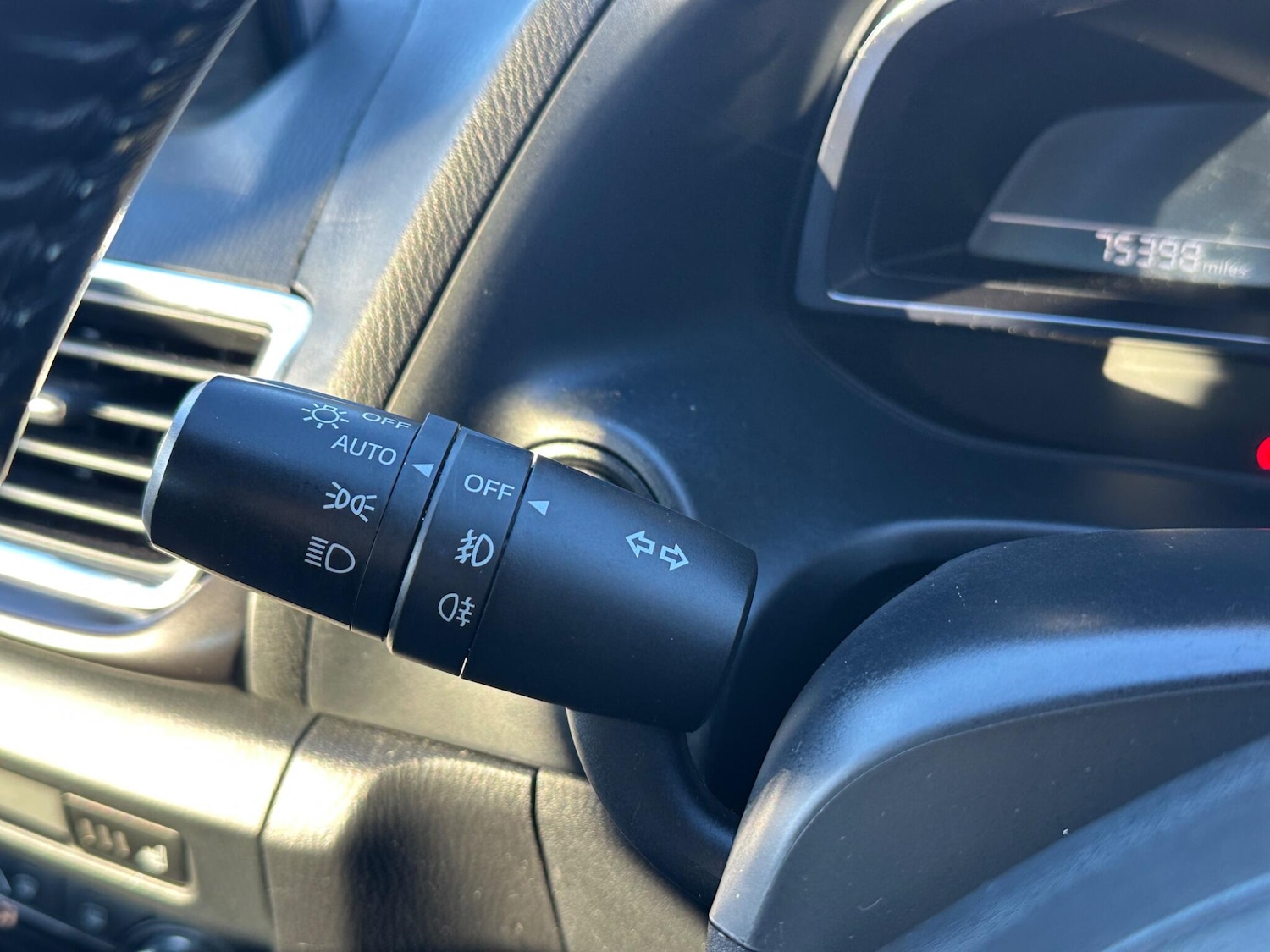 Used Mazda Mazda3 2018 for sale - 76689441: Photo 22