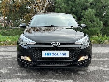 Used Hyundai i20 2018 for sale - 76691170: Photo